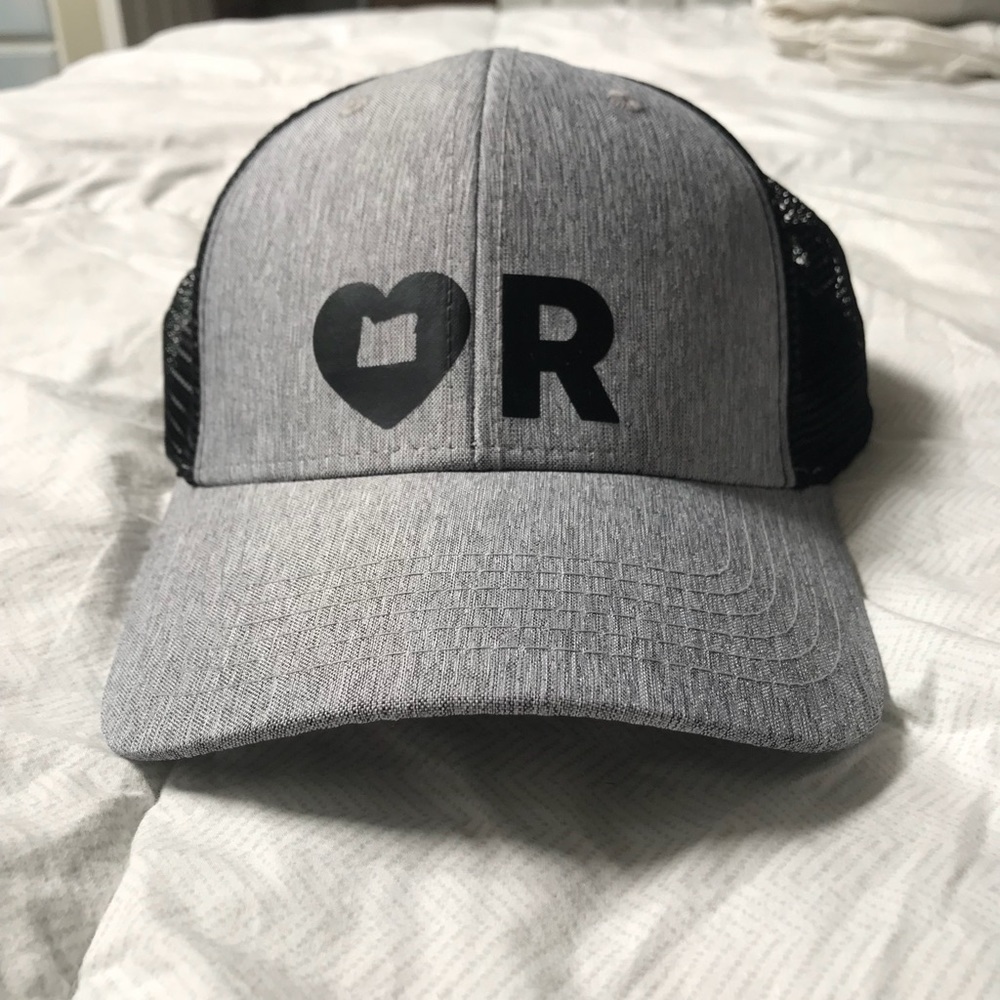 Heart in Oregon trucker hat